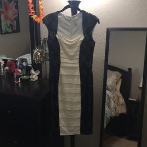 Sangria Black & White Lace Dress Size 6